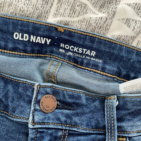 Old navy Rockstar Jeans - Picture 4 of 4